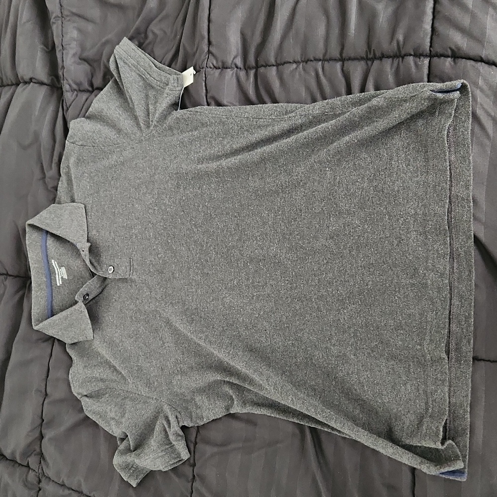 Amazon Essentials Slim Fit Polo. Men's Size Small. New with tags.